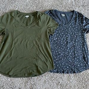 2 Old Navy t shirts
